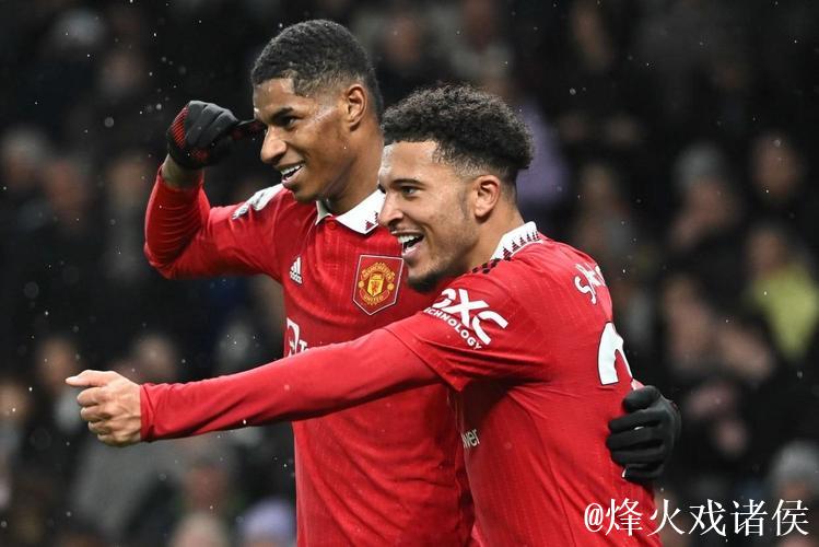 曼联通知5名边缘球员归队训练,但需与阿莫林及队友分开 曼联通知5名边缘球员归队训练,但需与阿莫林及队友分开